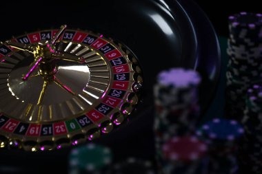 e33 Book aur Fruit Machines